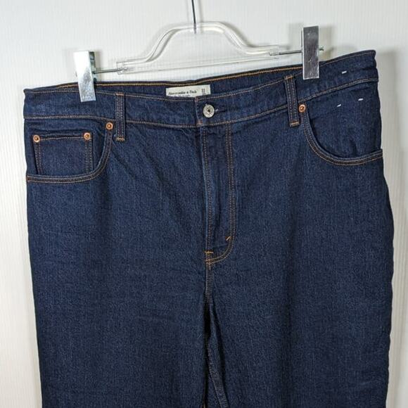 Abercrombie & Fitch 90's Straight Ultra High Rise Ultra Super Dark 33 / 16 Short - Picture 3 of 7